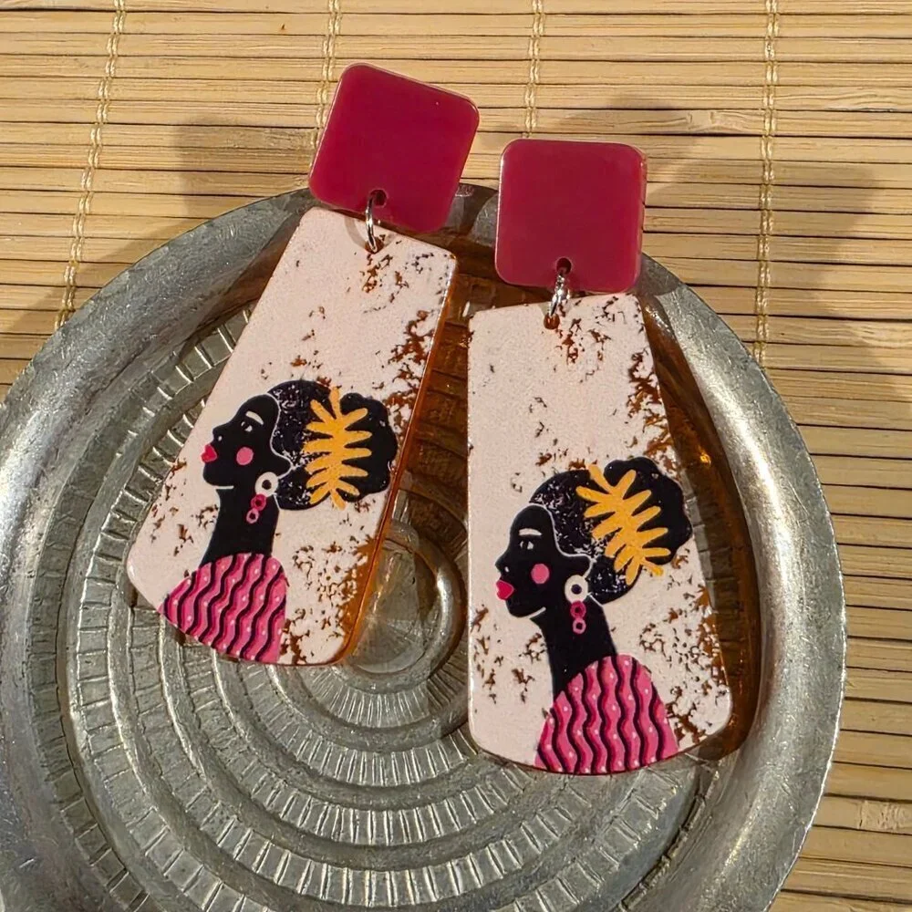 Retro 80s Style Artsy African Woman Vintage Lucite Pendant Dangle earrings - Picture 4 of 8